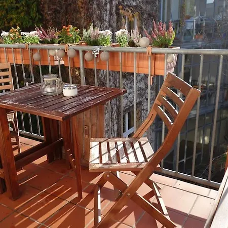 Cosy Studio, Sunny Balcony In It-district Neustadt Drezda