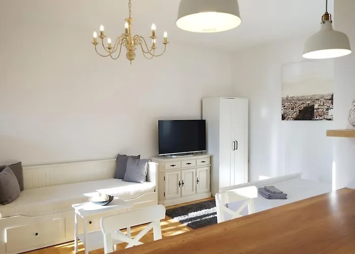 Cosy Studio, Sunny Balcony In It-district Neustadt *