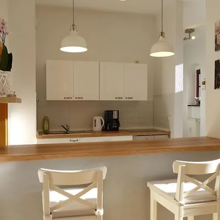 Apartment Cosy Studio, Sunny Balcony In It-district Neustadt *